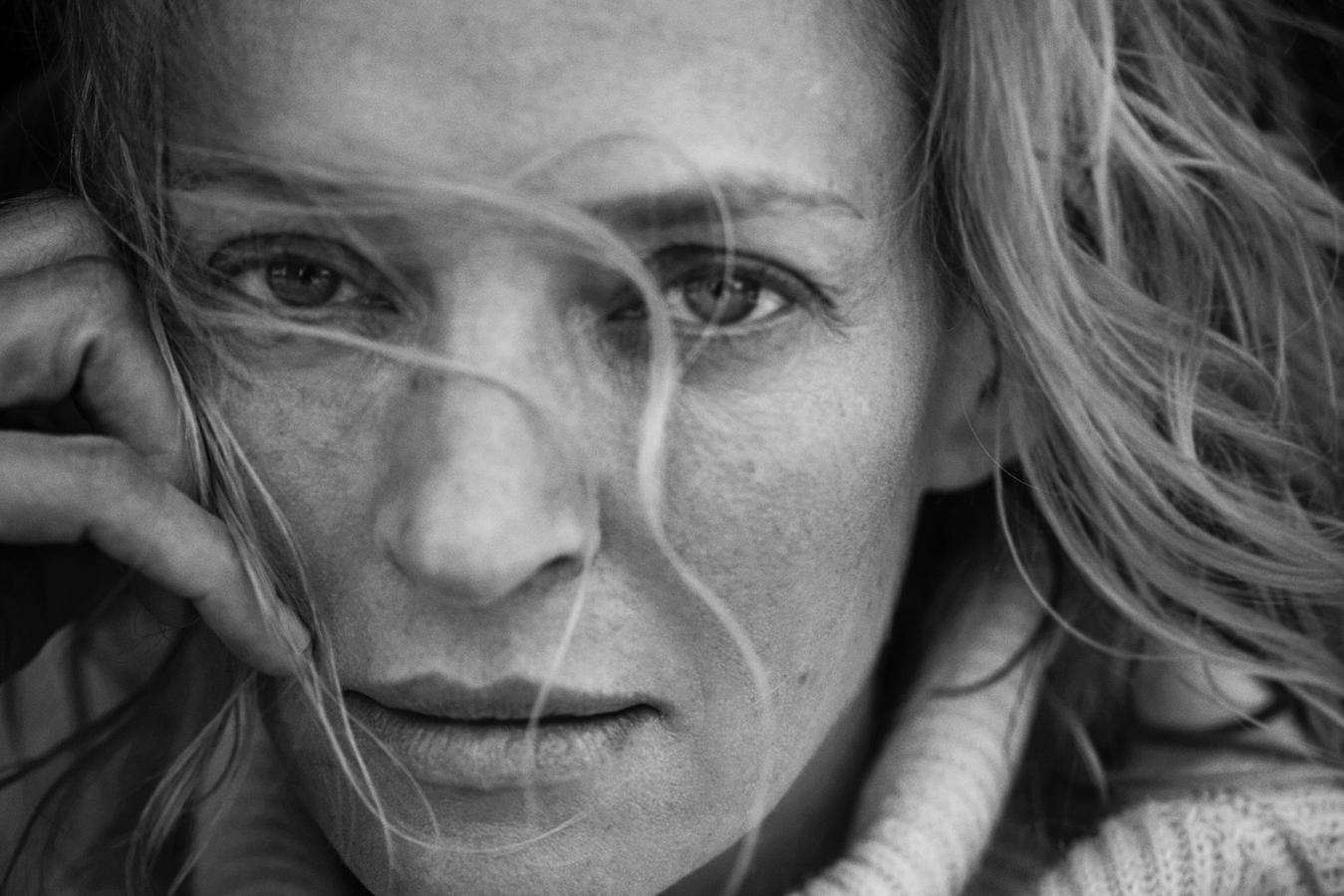 La belleza al natural de Uma Thurman, al descubierto en esta foto de Peter Linbergh para el Calendario Pirelli 2017.