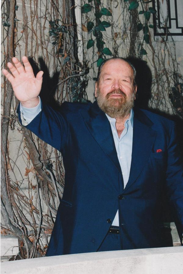 El actor, famosos por ser pareja cómica de Terence Hill, nos dejó el 27 de junio.