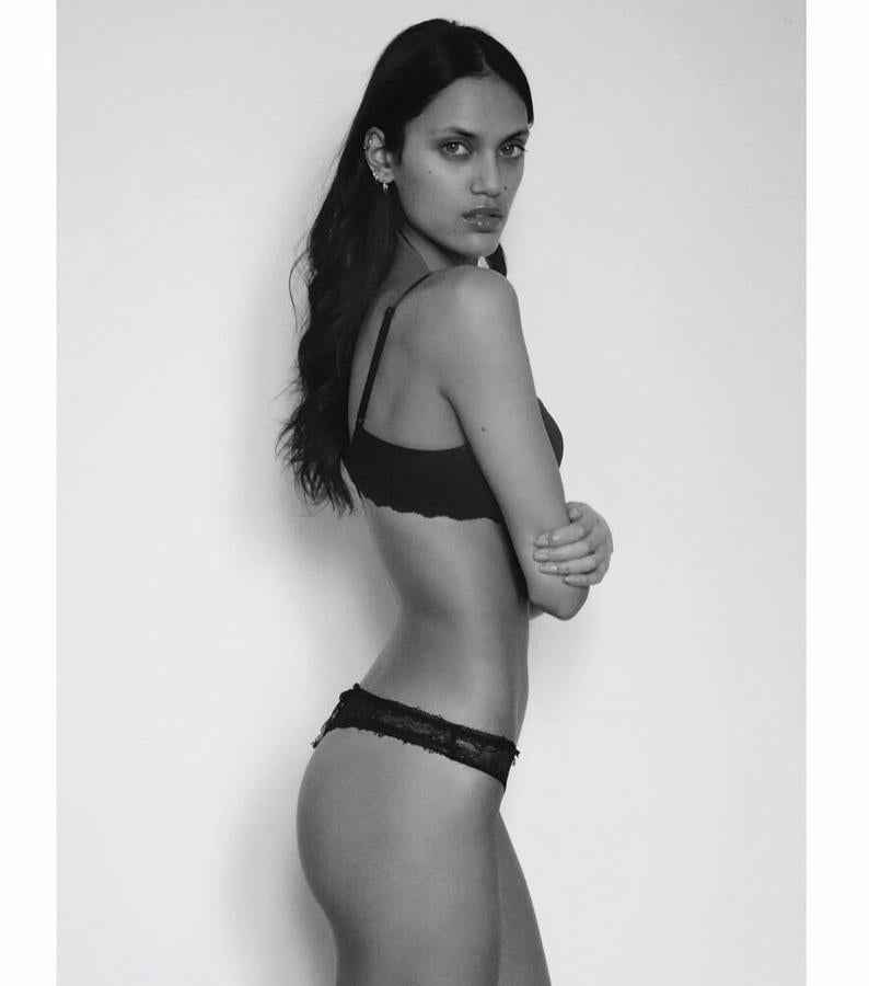 Aunque de momento se ve subida a una pasarela, no le importaría dedicarse a la interpretación cuando su carrera como modelo acabe. De momento, se entrena en los photocalls y ya es una habitual de los saraos nocturnos.