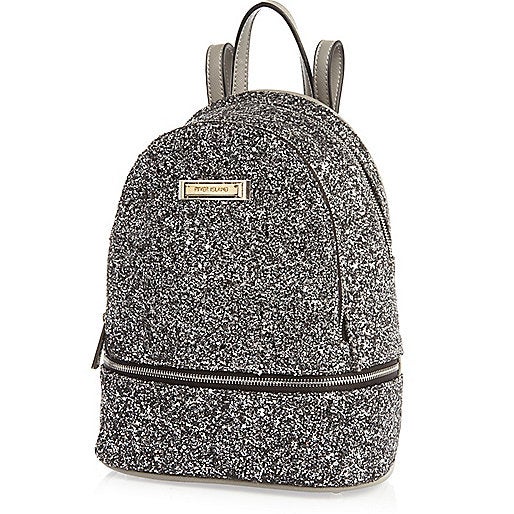 Mochila de brillantes de River Island (Precio: 12€ rebajad de 35€)