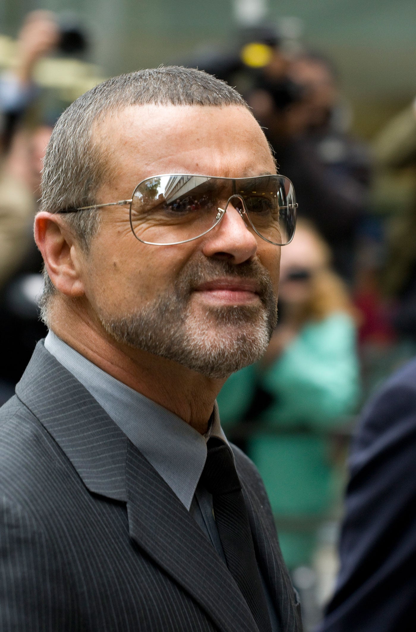 A pesar de anunciar su retiro en febrero de 2004 inició una gira por Europa en 2006.