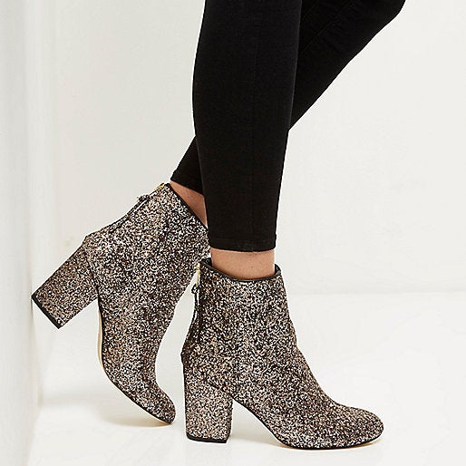 Zapatos de tacón con estampado brillante de River Island (Precio: 24€ rebajado de 55€)