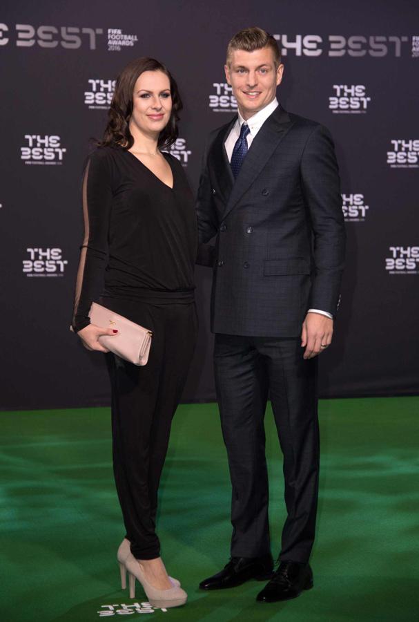 El futbolista del Real Madrid y su esposa, presentes en la gala celebrada en Suiza.