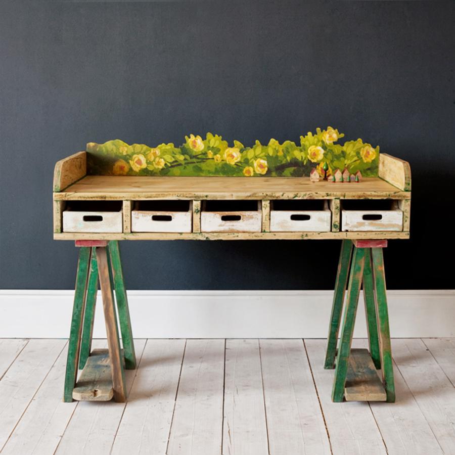 Esta mesa DIY en verde es ideal.