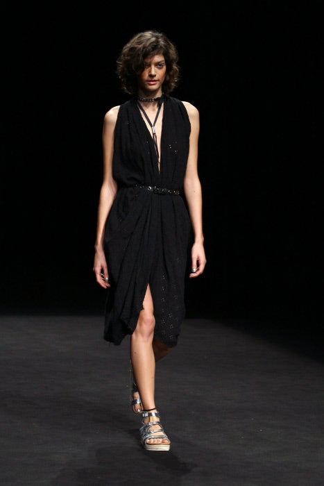 Marta Ortiz fue una de las caras conocidas que desfiló para la firma catalana.