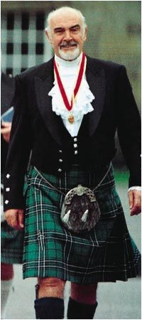 Uno de los famosos que se adelantó a la tendencia de lucir falda antes de que lo viéramos en las pasarelas es Sean Connery.