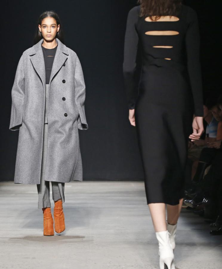 Esta propuesta de Narciso Rodríguez es un perfecto look 'working girl'.