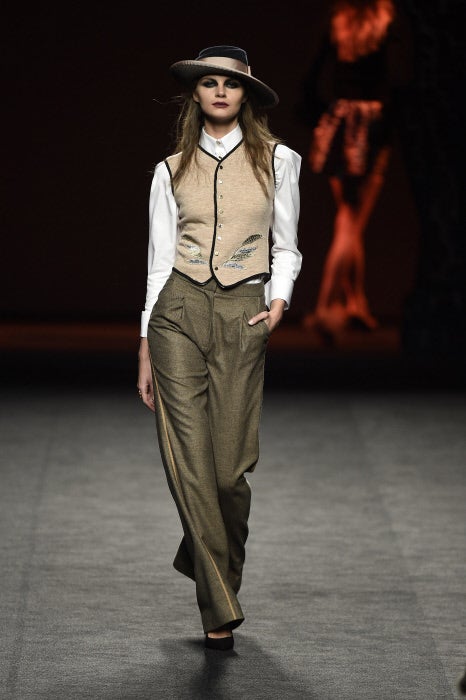 Elegante propuesta de día de inspiración masculina.