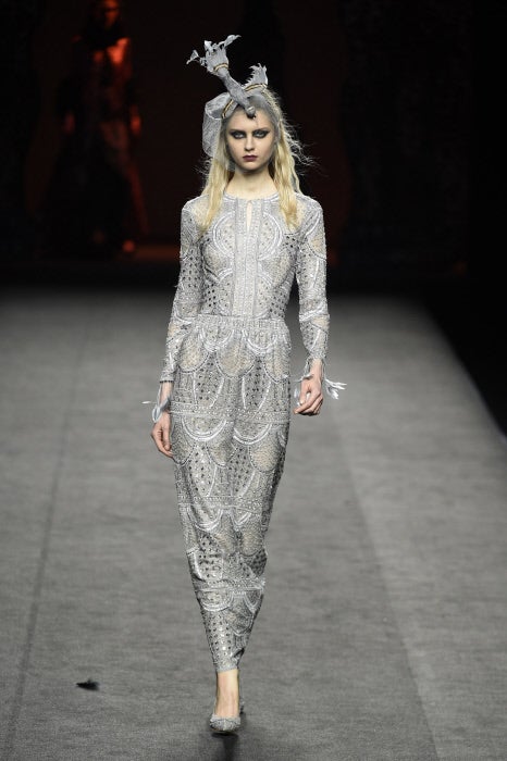 Sofisticado vestido joya de inspiración 'couture'.