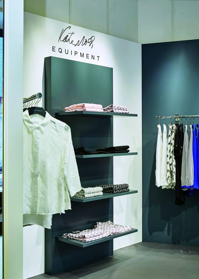 Santa Eulalia, la tienda multimarca de referencia para los fashionistas de Barcelona, inaugura pop up store de Equipment, con su colección cápsula de Kate Moss. Camisas de seda y algodón son las prendas estrella para la primavera diseñadas por la top. Hasta el 7 de marzo.