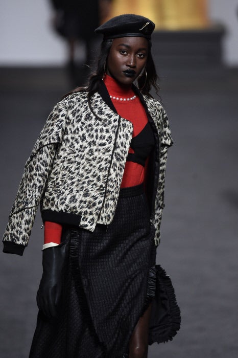 Los colores y estampados están cargados de fuerza en los looks de la nueva colección de Ana Locking.