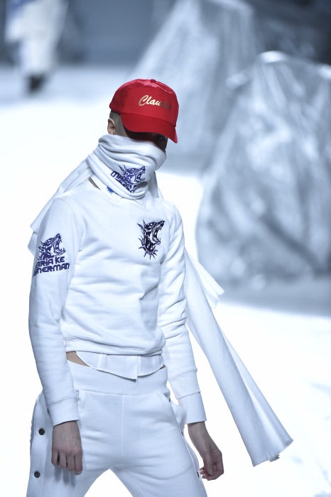 La tendencia chandalera, que han lucido Rihanna, Kim Kardashian y hasta la mismísima reina Letizia, ha conquistado la pasarela de Ke Fisherman.