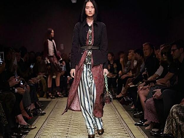 Look de pasarela de Burberry