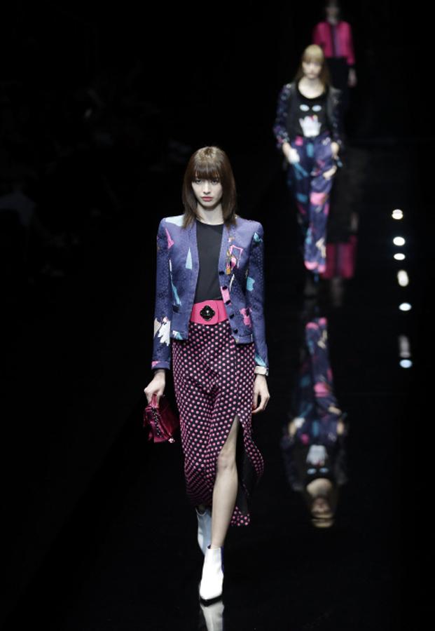 Look 'mix&match' de la colección otoño-invierno 2017/18 de Emporio Armani en la Semana de la Moda de Milán