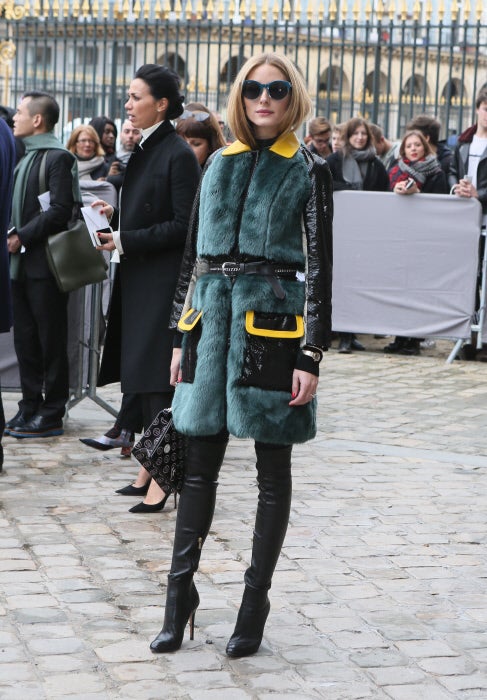 Aunque los chalecos de pelo son una de las tendencias más potentes de esta temporada, en el invierno de 2016 Olivia Palermo ya se adelantó a la tendencia.