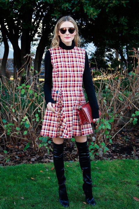 Las botas 'over the knee' han vivido su esplendor en el invierno de 2017, pero ella ya las lucía en marzo de 2016.