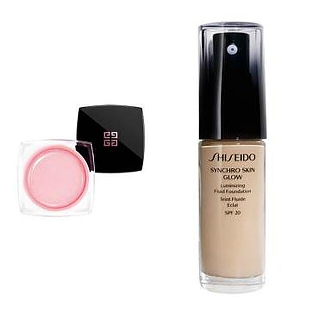 Synchro Skin Glow Fondo de Maquillaje Fluido Iluminador de Shiseido (50 euros). Highlighter Mémoire de Forme de la colección Points D´Encrage, de Givenchy (41,50 euros).