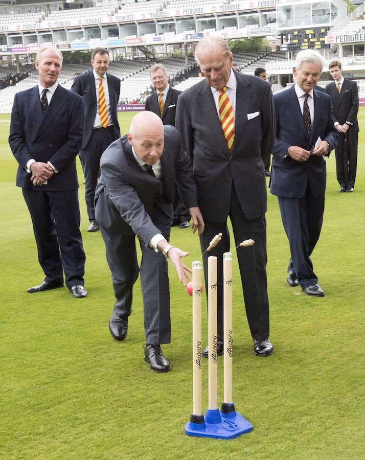El último acto público antes del anuncio de su 'jubilación' de la vida pública fue un encuentro de críqut, justo el día antes del comunicado de Buckingham Palace.