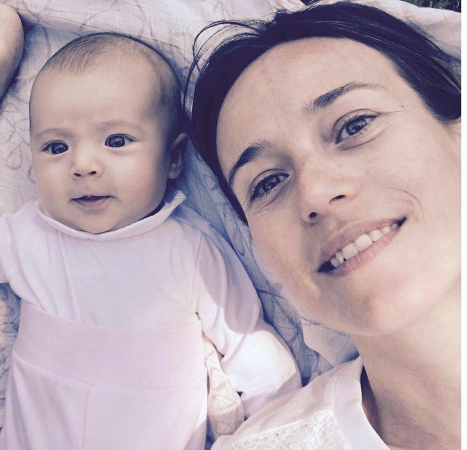 La actriz vivió su embarazo con mucha discreción hasta el momento del parto en el mes de enero. yLa actriz celebra este 7 de mayo el día de la madre por primera vez junto a su pequeña.