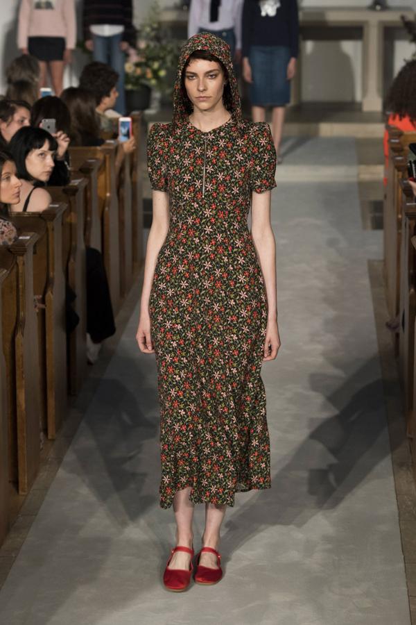 El largo midi, el favorito de la it girl, está preente en toda la colección.