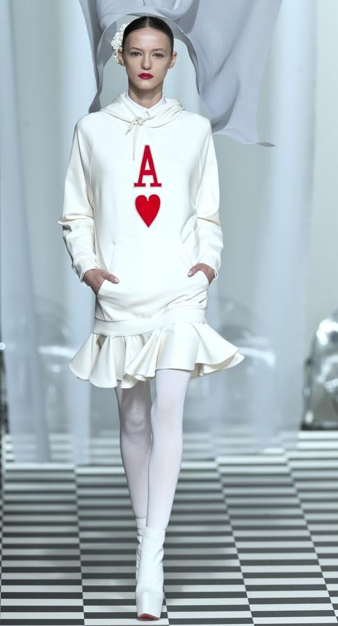 Una de sus colecciones más aplaudidas fue ésta, en homenaje a su perra