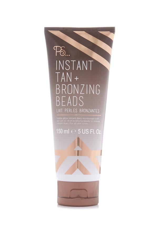 Emulsión con perlas bronceadoras que proprorciona un bronceado instantáneo. Al abrise las perlas, se mezclan con la crema y ofrecen un color acorde al de tu tono de piel. (6€)