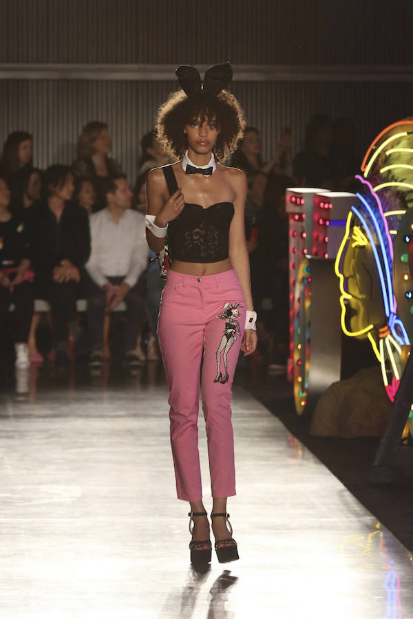 Las 'conejitas' de Playboy subieron a la pasarela.