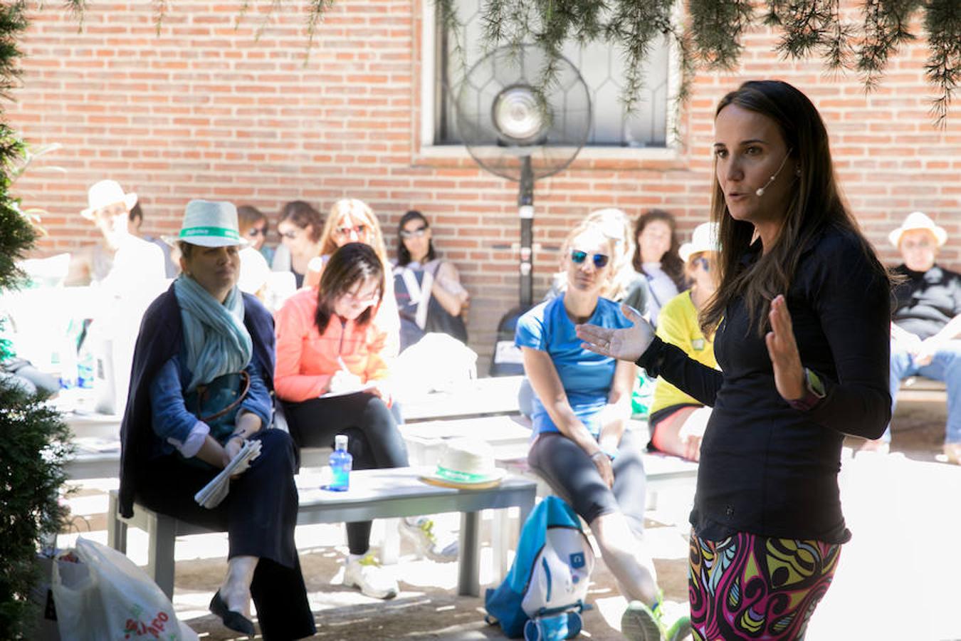 La especialista en psicología clínica y de la salud Marta Redondo impartió el interesantísimo taller "Desmontando el estrés: piensa, vive y disfruta".