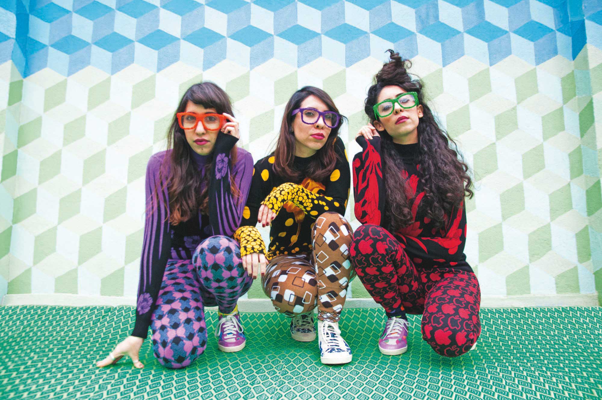 El scereto mejor guardado de Portugal son las playas del Alentejo, especialmente el arenal y el intacto entorno entre Sines y Comporta. Del 21 al 29 de julio, Sines celebra el Festival Músicas Do Mundo: la cita perfecta. En la foto, A-Wa.