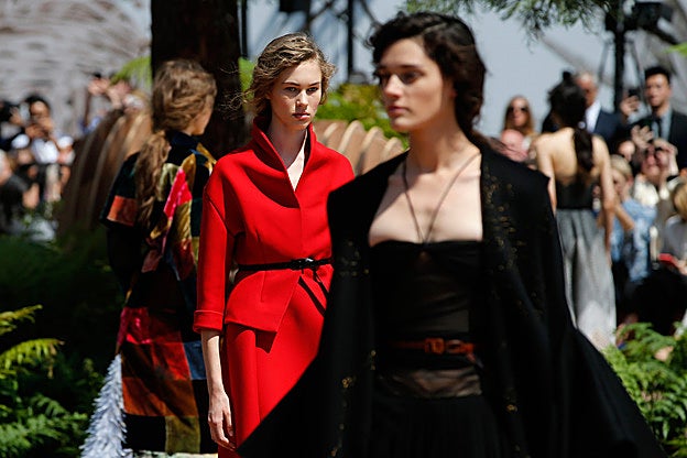 Galería. Desfile de Dior en París.