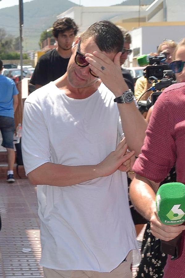 El sobrino de Ángel Nieto no pudo contener las lágrimas.