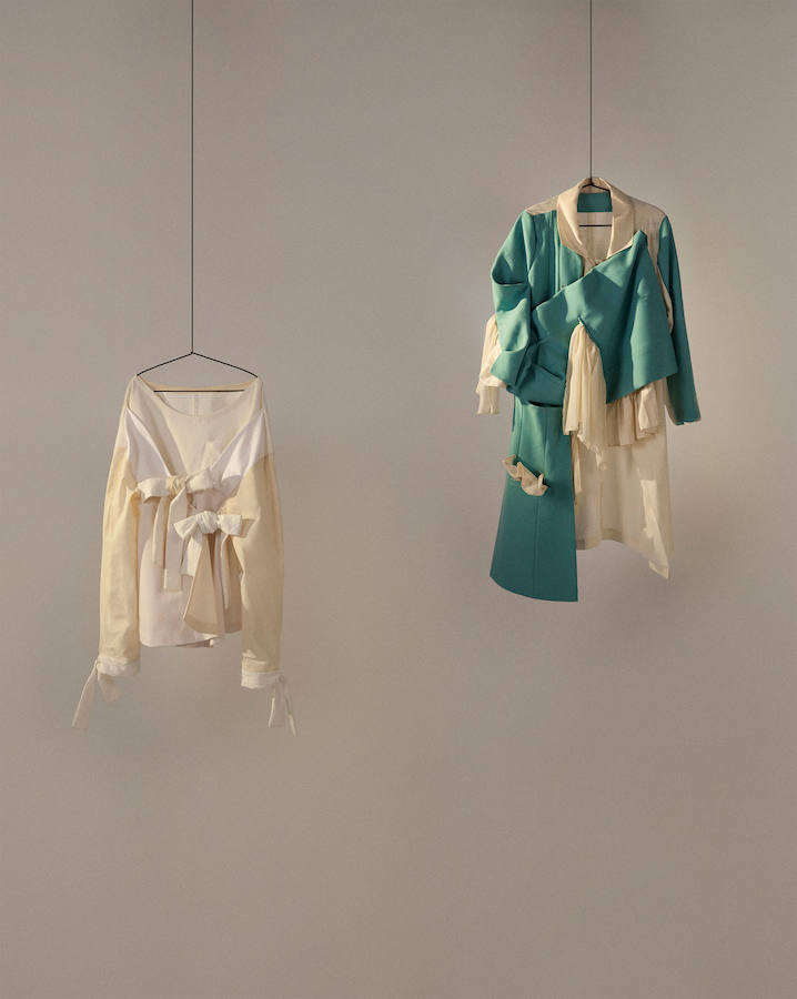 ... y los estudiantes crearon diseños como estos con esas prendas.