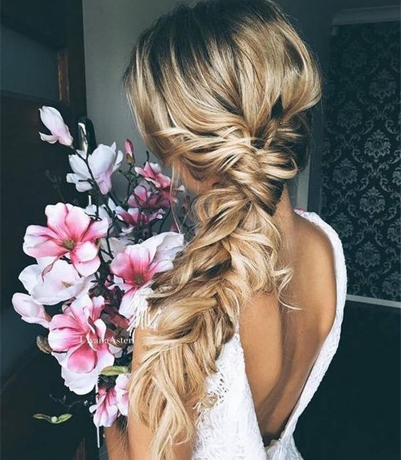 Son dos jóvenes de 18 años que llevan desde bien jovencitas haciendo diferentes peinados. Son conocidas por su blog 'Insta Braid'. (980k de seguidores)