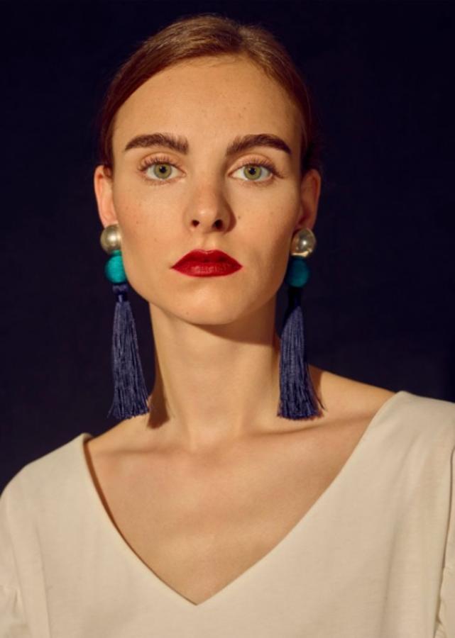 Pendientes de borlas en varios colores de Mango: 9,99 euros.