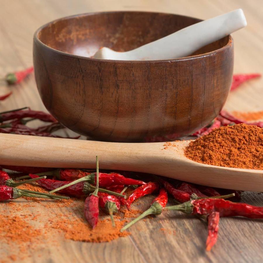 La capsaicina es saciante y favorece la oxidación de las grasas. Puede aumentar el metabolismo basal hasta un 25%. El efecto puede durar hasta cuatro horas.