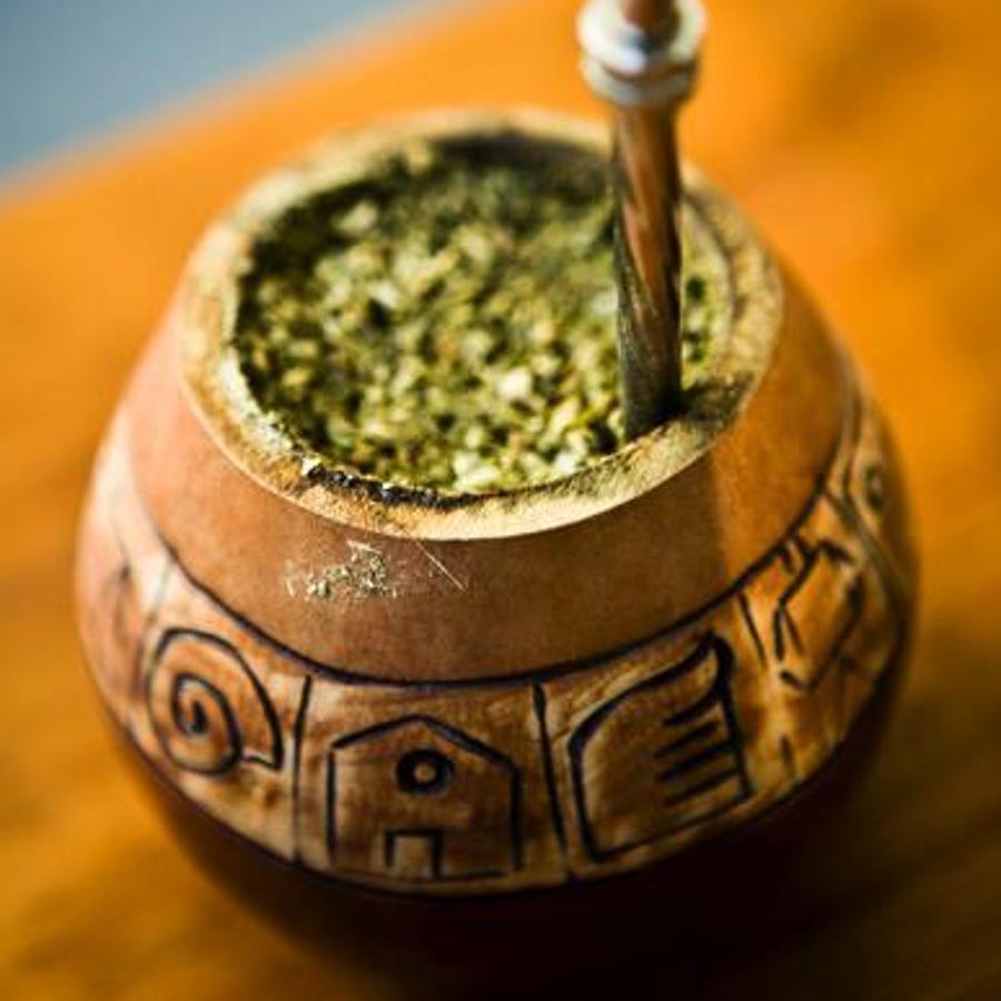 La yerba mate es un muy buen antioxidante, diurético laxante natural y termogénico natural.