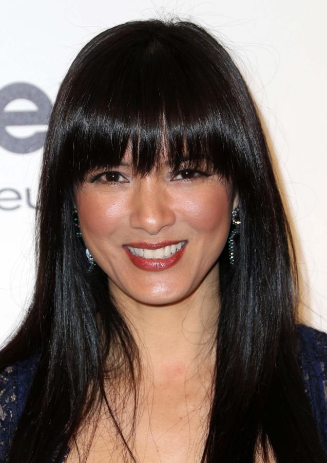 Kelly Hu en un evento de la Fundación de Elton John.