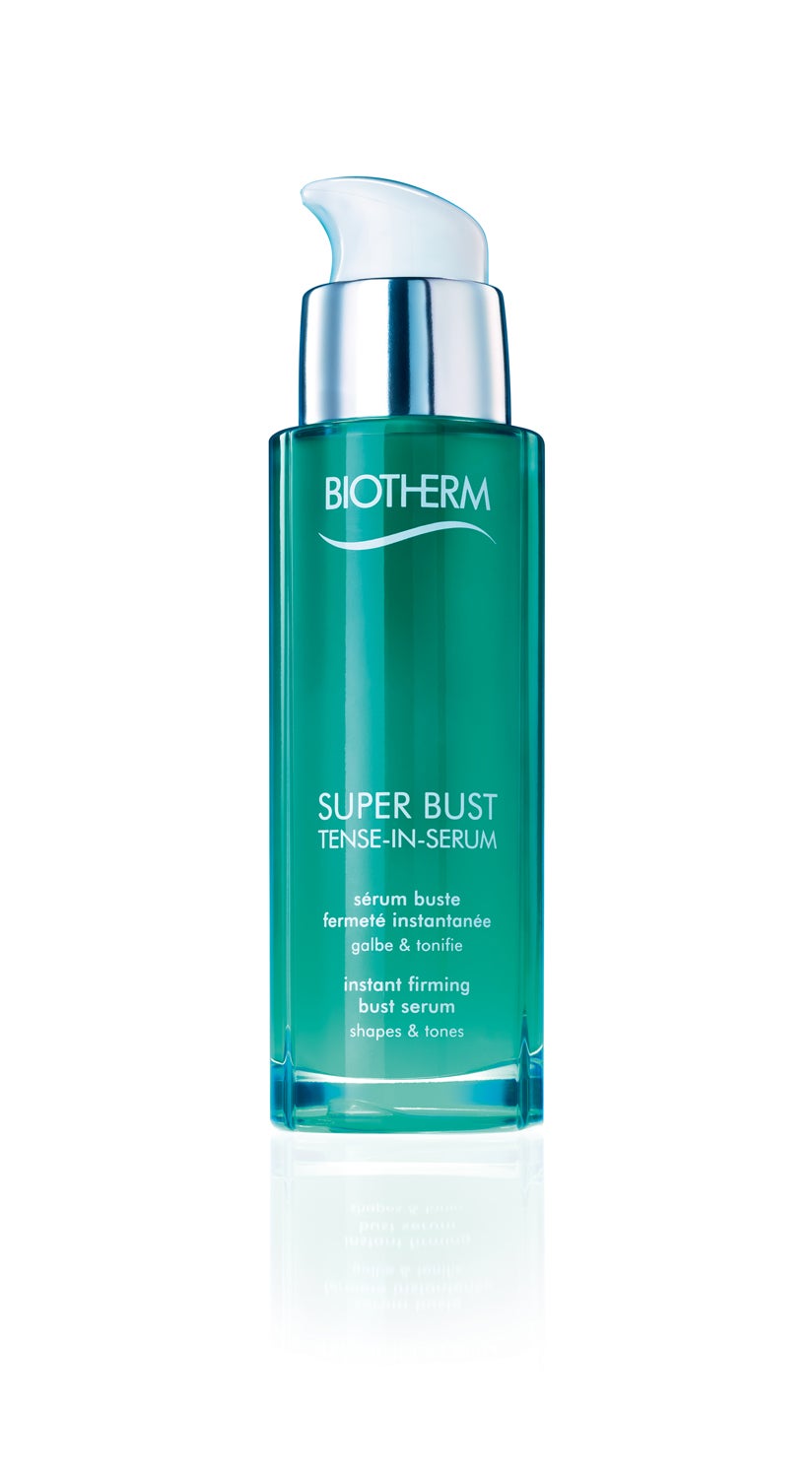 Reafirmante de busto instantáneo, moldea y tonifica con un efecto lifting. Con el poder del agente reafirmante Chondrus crispus, el ácido hialurónico rellenador, el silicio para la cohesión y otros agentes tensores. (41€)