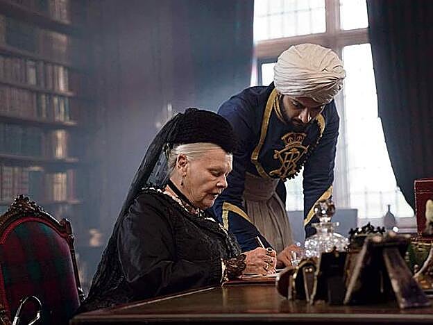 Judi Dench en una escena de 'Victoria & Abdul'.