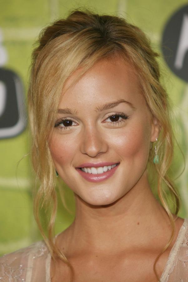 La actriz Leighton Meester, quien interpreta a Blair Waldorf, en realidad es rubia y se tiñó específicamente para presentarse a los castings de Gossip Girl.