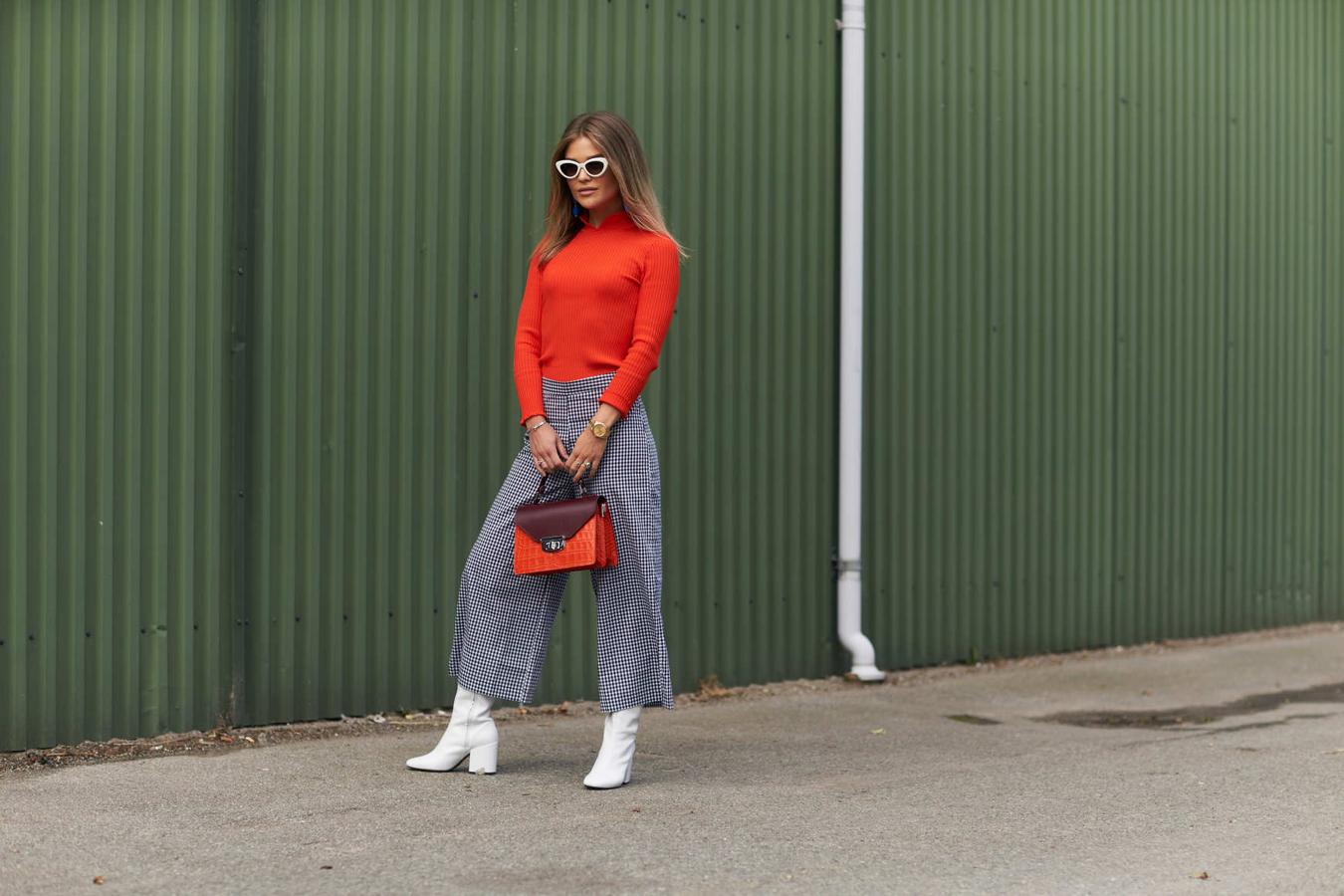 Selena Gomez, Kendall Jenner, Gigi Hadid y las influencers de moda ya llevan los botines blancos que tan de moda estuvieron en los 2000. Han vuelto y con mucha fuerza. Eso sí, tienen muchas detractoras