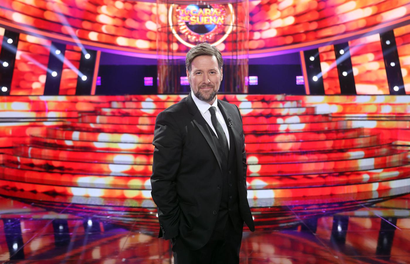 La habilidad de Carlos Latre para imitar y calcar a cientos de personajes le hacen un jurado 'temible' en 'Tu Cara me Suena 6'. Es capaz de dar en el clavo con el secreto de cualquier actuación y además lo acompaña de un sentido del humor a prueba de bombas.