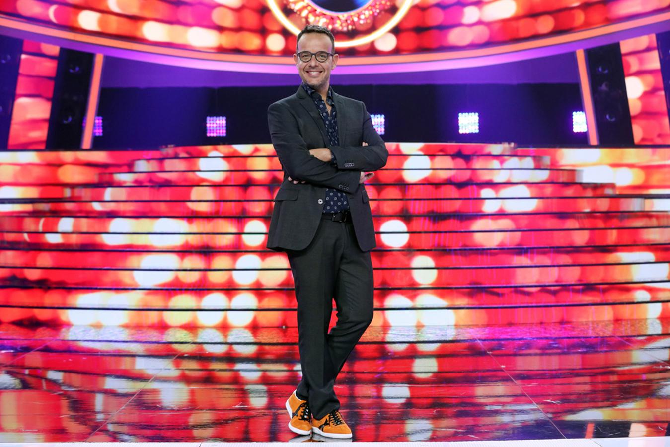 Además de jurado, Àngel Llàcer es también el profesor de los concursantes de 'Tu Cara me Suena', que toman buena nota de sus consejos. Como jurado, que podemos decir... ¡Es sin duda el rey de la mesa!