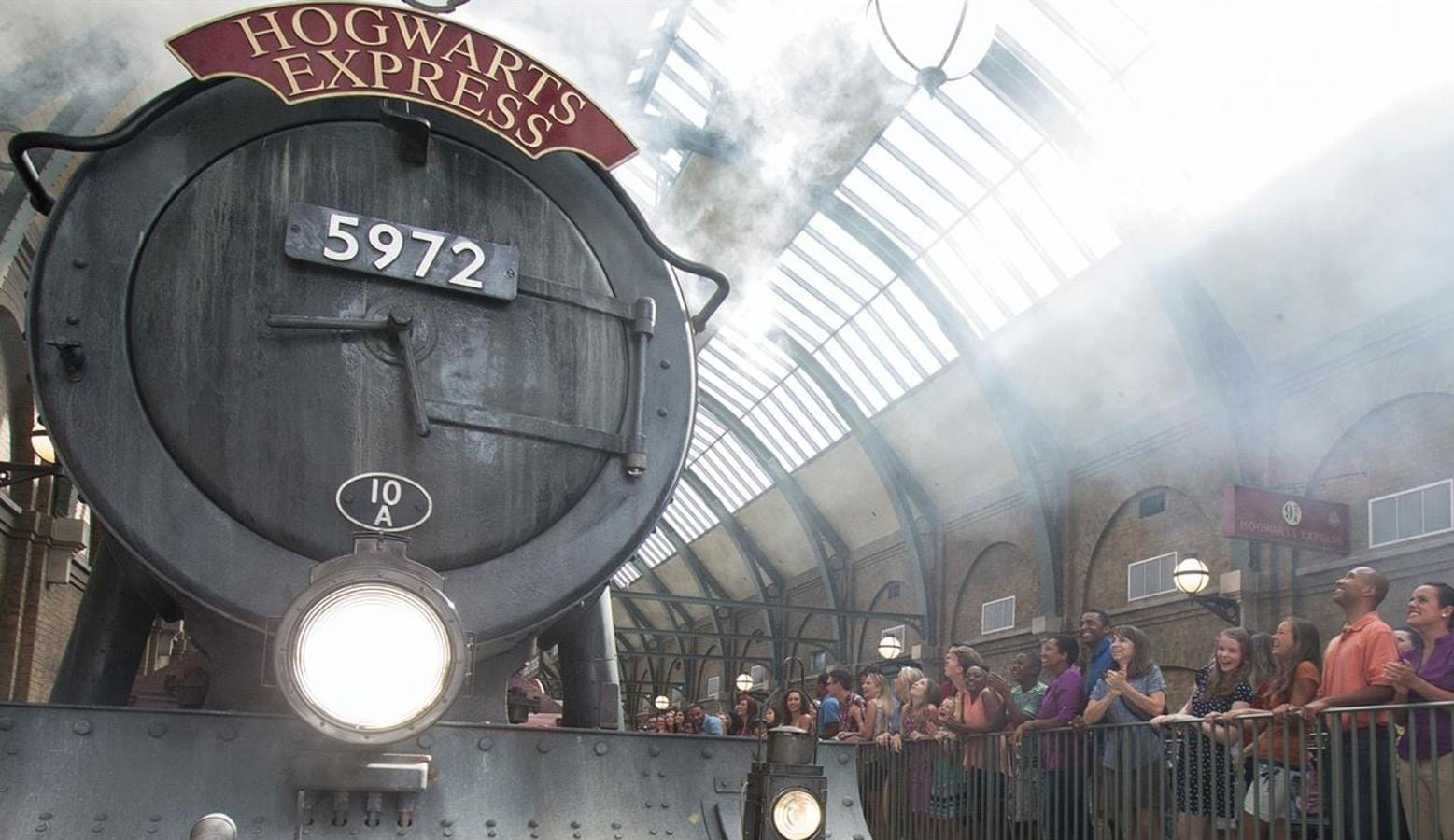 También en Orlando se encuentra una atracción a la que solo podrás acceder si te haces con una entrada que te permita visitar los dos parques de Universal -165 dólares adulto/160 dólares niño-. Podrás subirte al Hogwarts Express en la estación de King's Cross de Londres en Universal Studios y viajar hasta la estación Hogsmeade en Universal's Islands of Adventure, o viceversa.(Texto: Tania Calahorra)