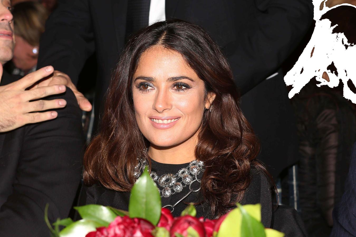 La actriz hollywoodense hechiza con su sonrisa en una presentación