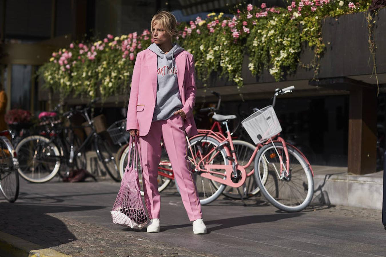 En los dos piezas de estilo masculino