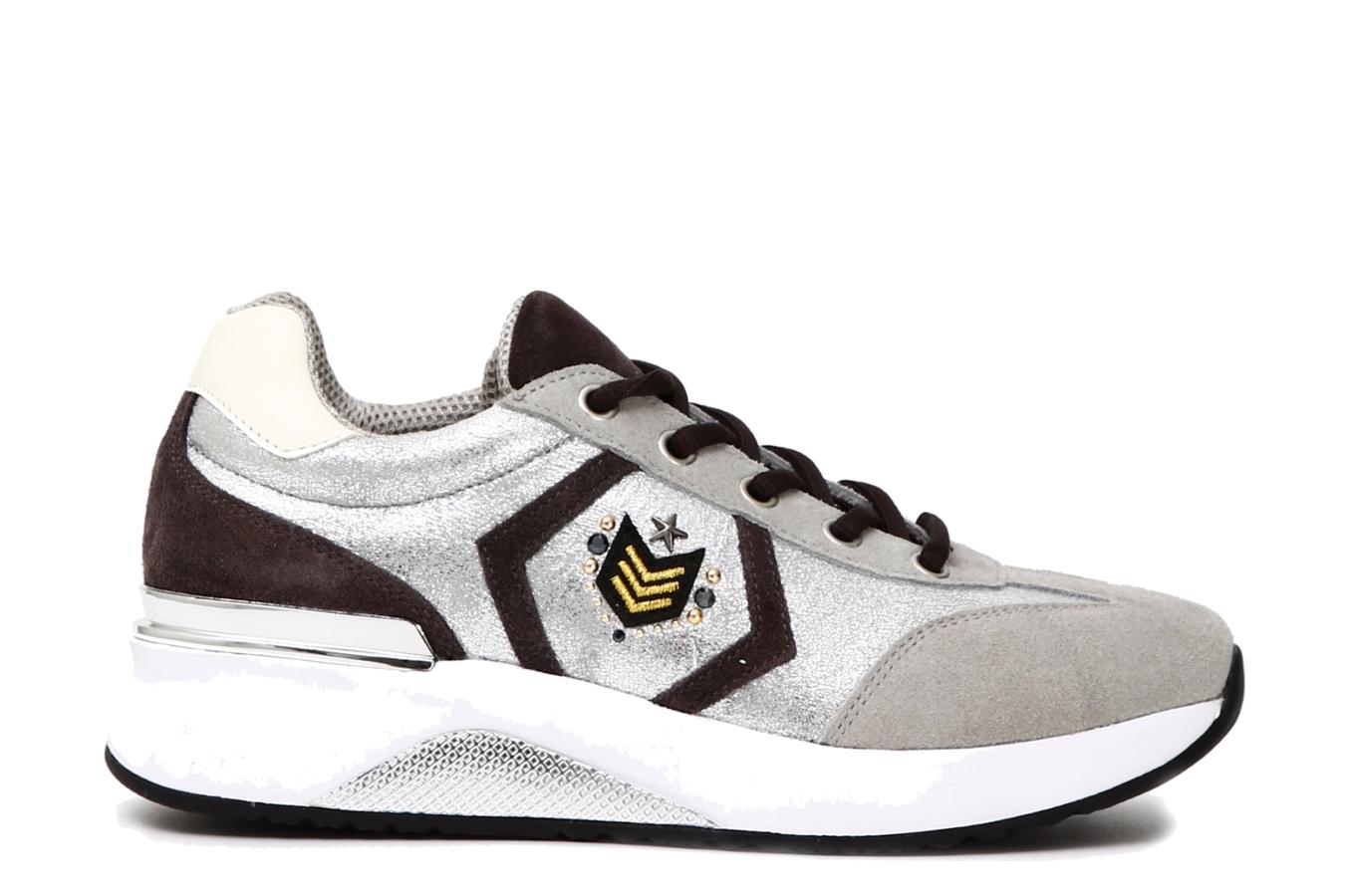 Plateadas y con escudo, de CafèNoir. Precio: 129 euros.