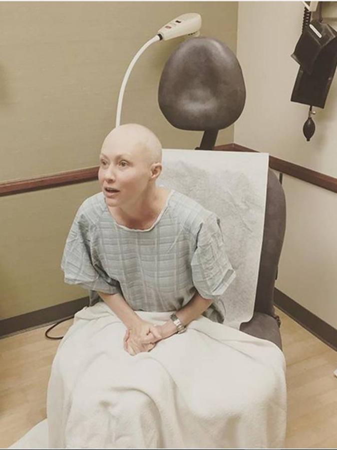 “Primer día del tratamiento de radiación. Parece que estoy a punto de salir corriendo, lo cual es exacto. La radiación me asusta (…) Estoy segura de que me acostumbraré pero ahora mismo… lo odio”.