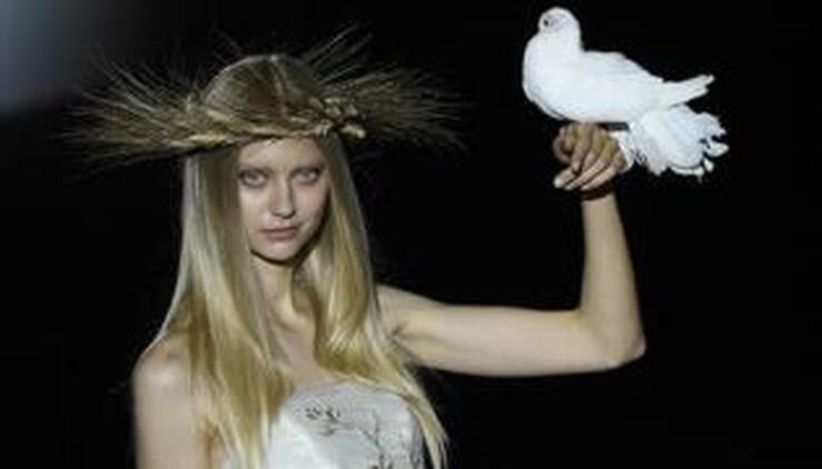 Fotos: Looks terroríficos de pasarela que te pueden inspirar para Halloween