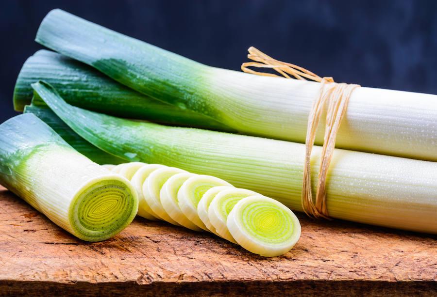 Los vegetales como el apio, la cebolla y el puerro ayudan a eliminar líquidos del cuerpo.